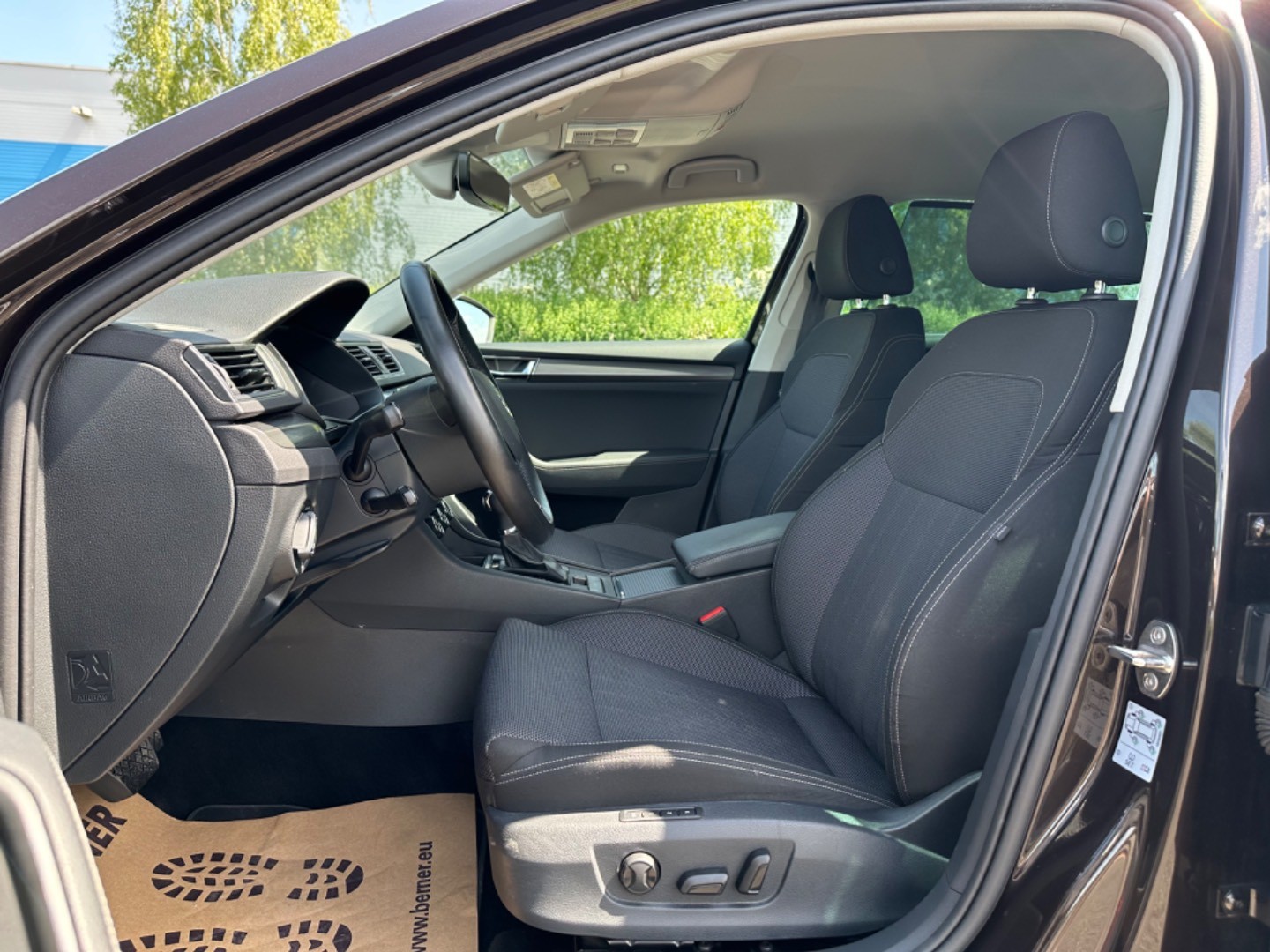 Škoda Superb Combi 1.6 Tdi DSG LED Columbus Kamera