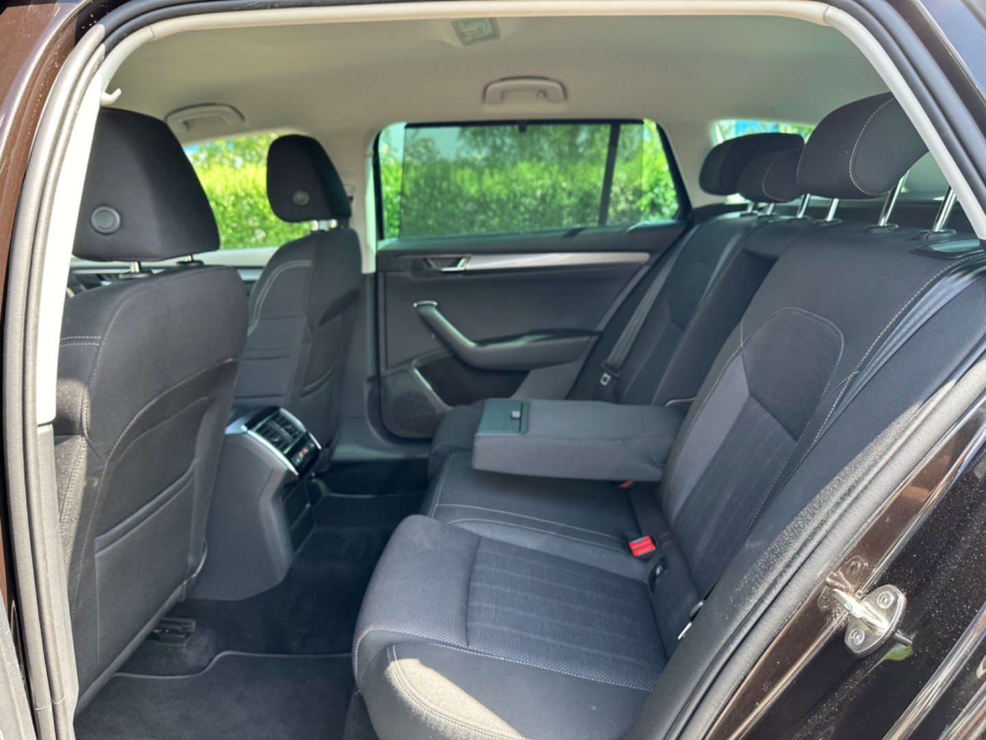 Škoda Superb Combi 1.6 Tdi DSG LED Columbus Kamera