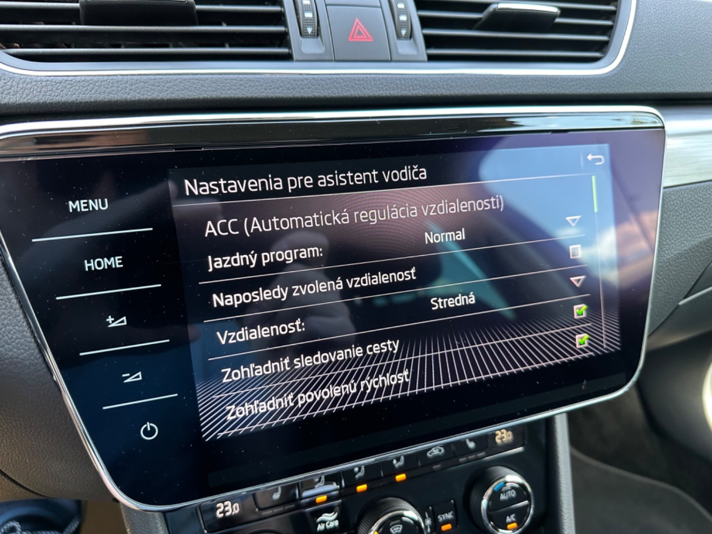 Škoda Superb Combi 1.6 Tdi DSG LED Columbus Kamera