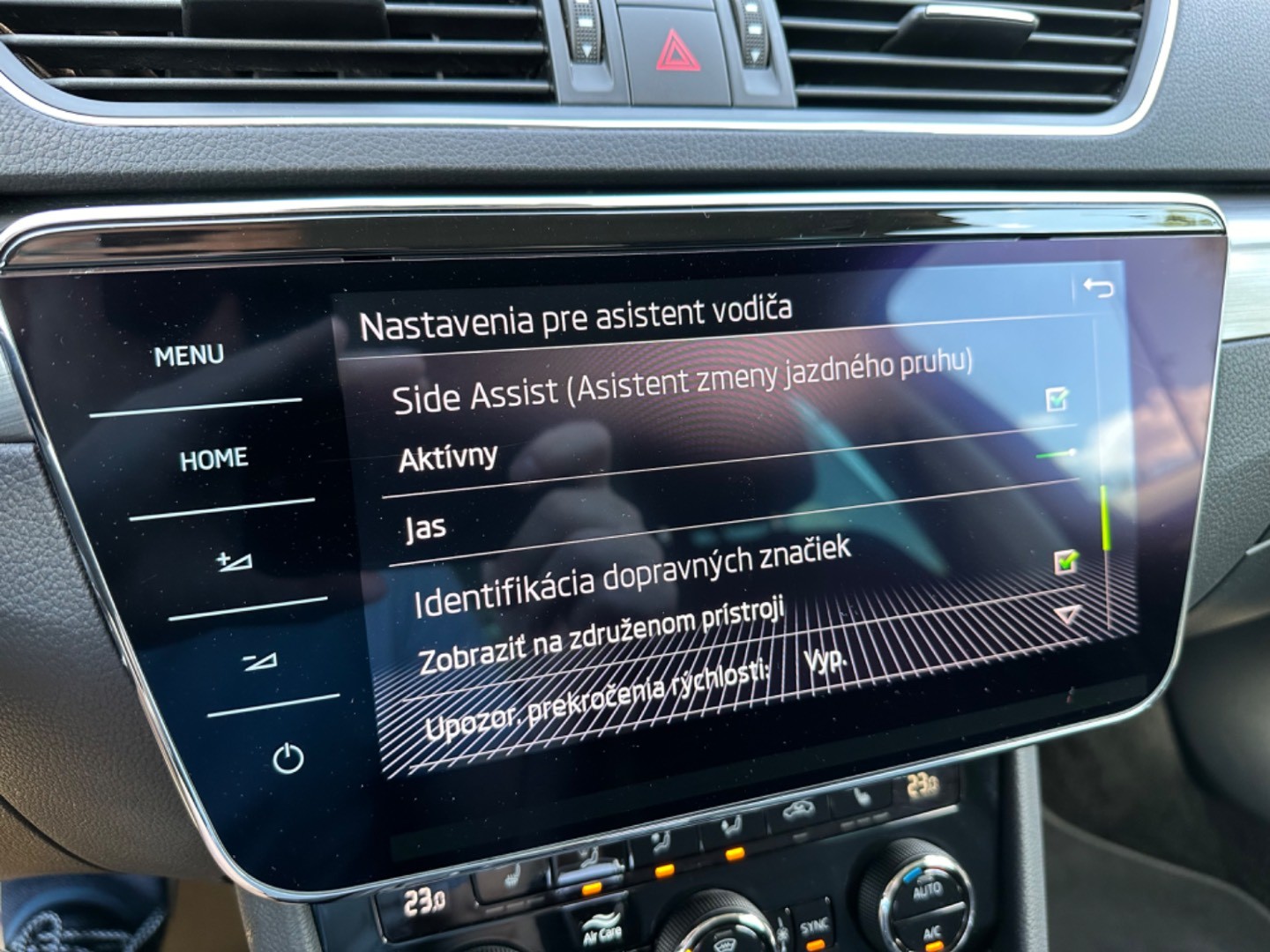 Škoda Superb Combi 1.6 Tdi DSG LED Columbus Kamera