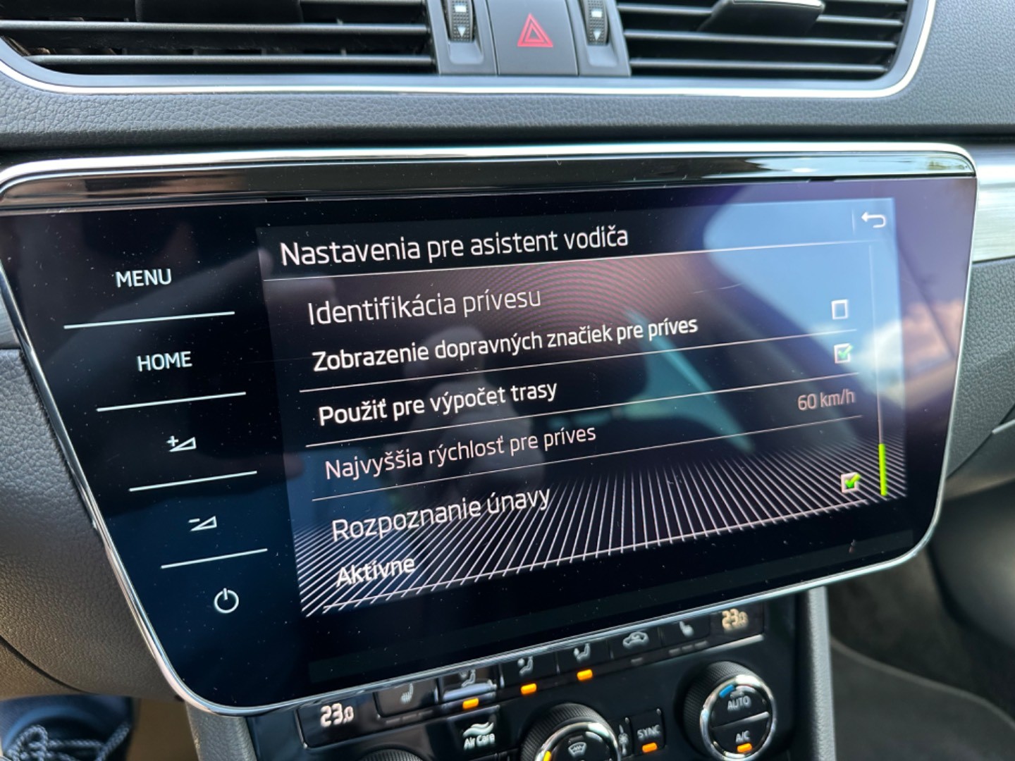 Škoda Superb Combi 1.6 Tdi DSG LED Columbus Kamera