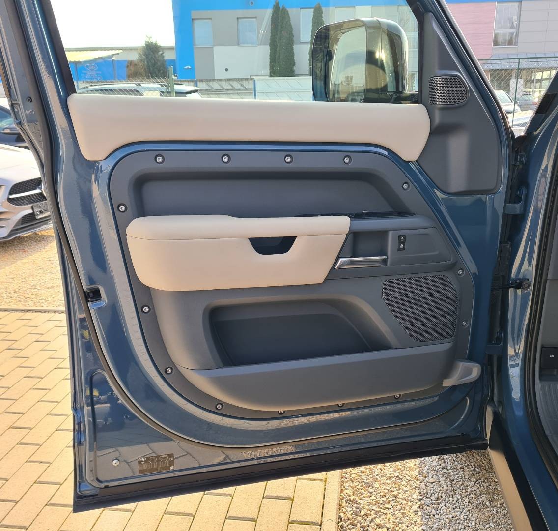 Land Rover Defender 110 2.0D SD4 240k S A/T AWD