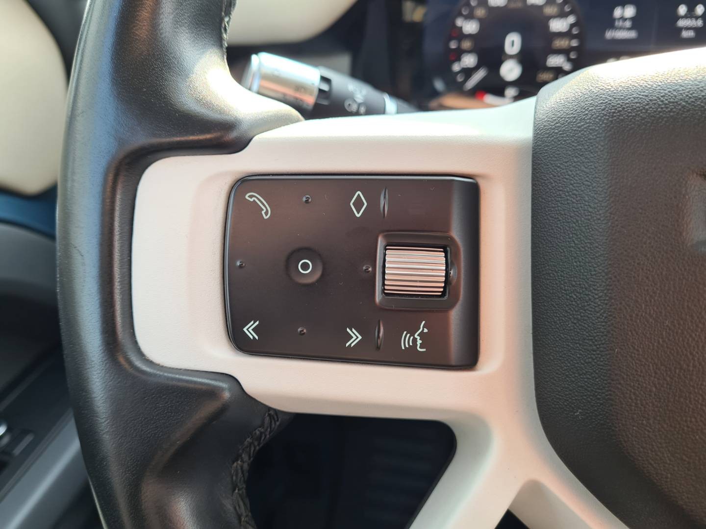 Land Rover Defender 110 2.0D SD4 240k S A/T AWD