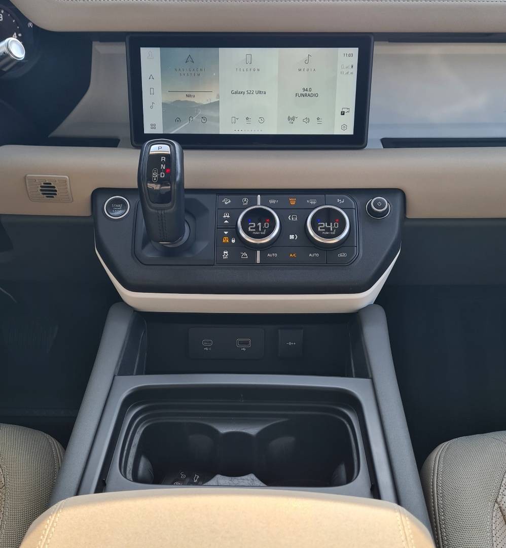 Land Rover Defender 110 2.0D SD4 240k S A/T AWD