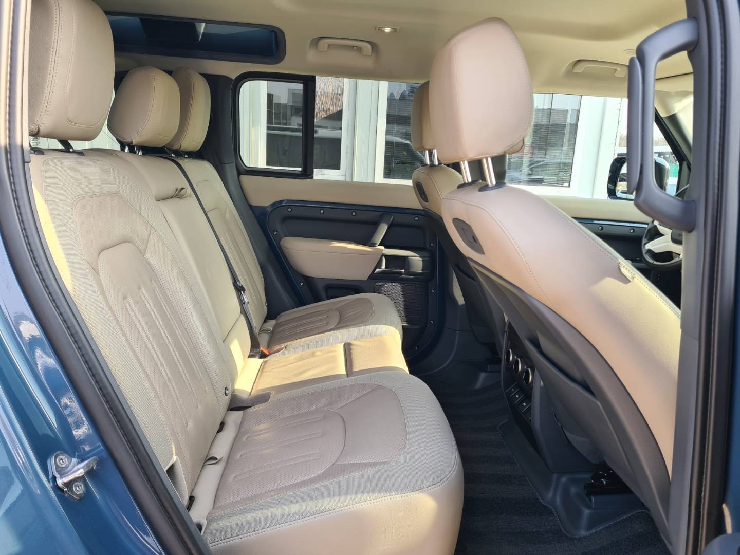 Land Rover Defender 110 2.0D SD4 240k S A/T AWD