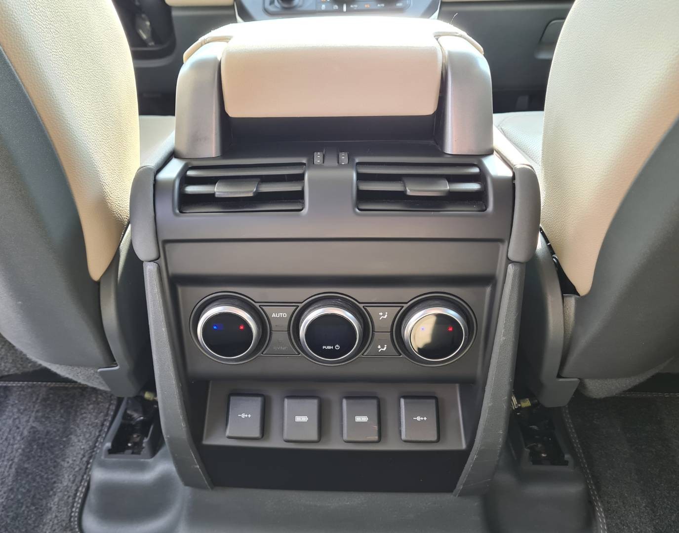 Land Rover Defender 110 2.0D SD4 240k S A/T AWD