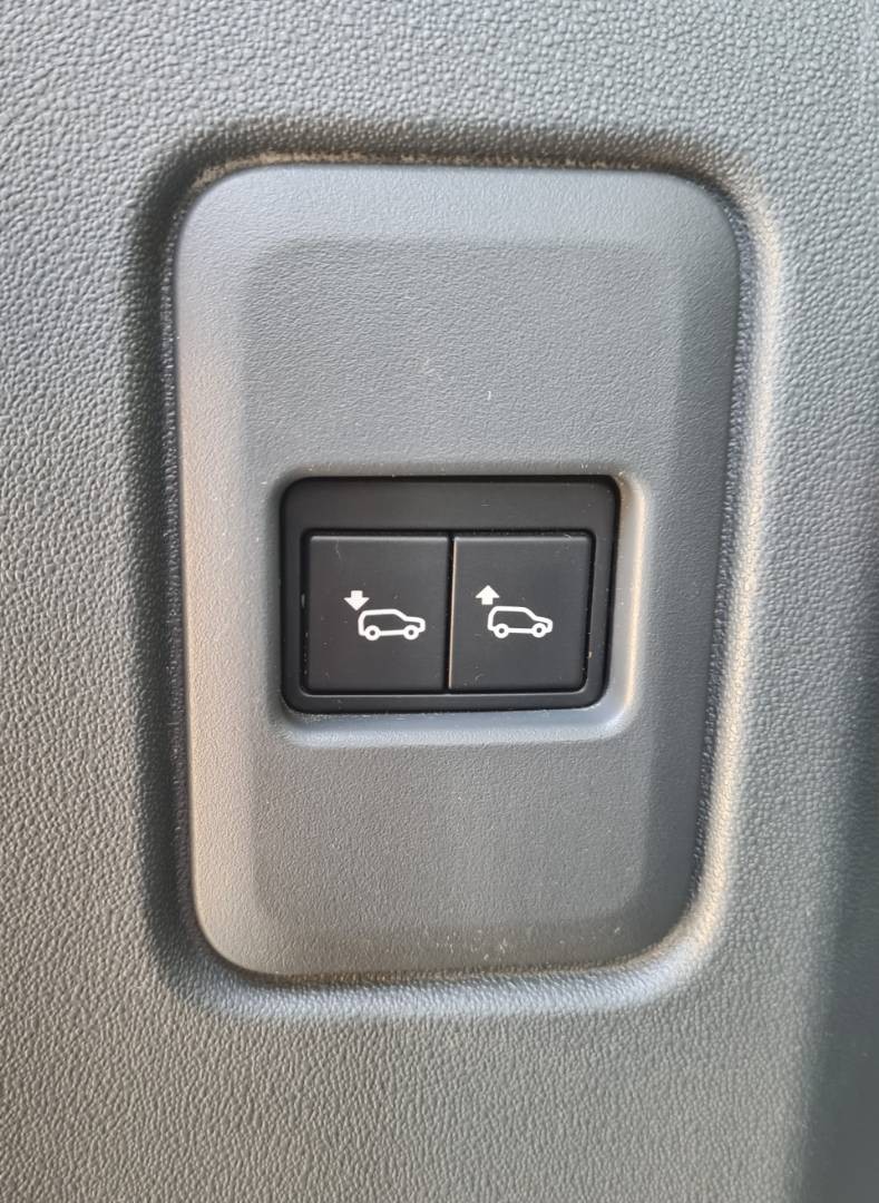 Land Rover Defender 110 2.0D SD4 240k S A/T AWD