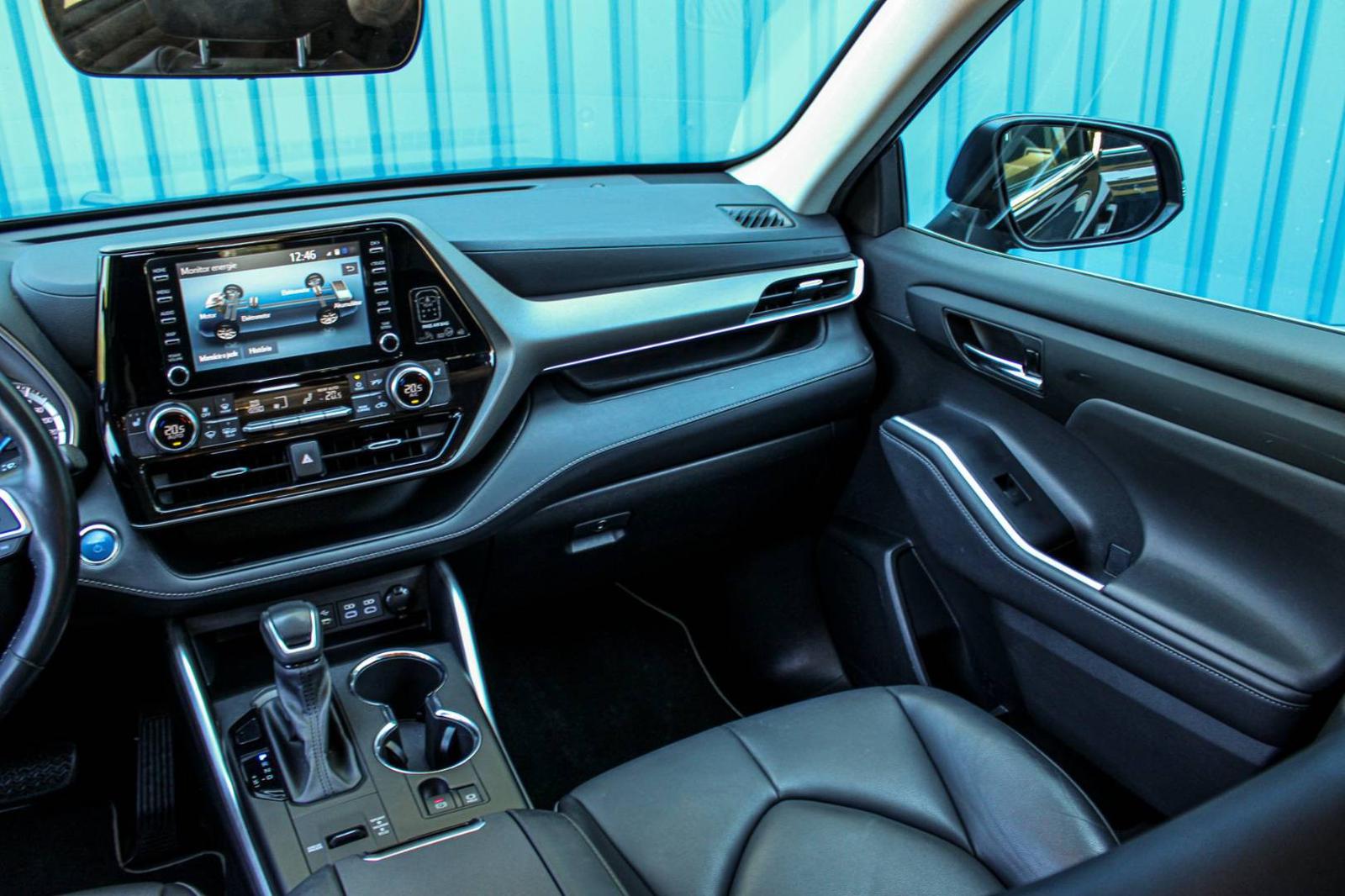 Toyota Highlander 2.5 Hybrid Dynamic Force Comfort AWD e-CVT