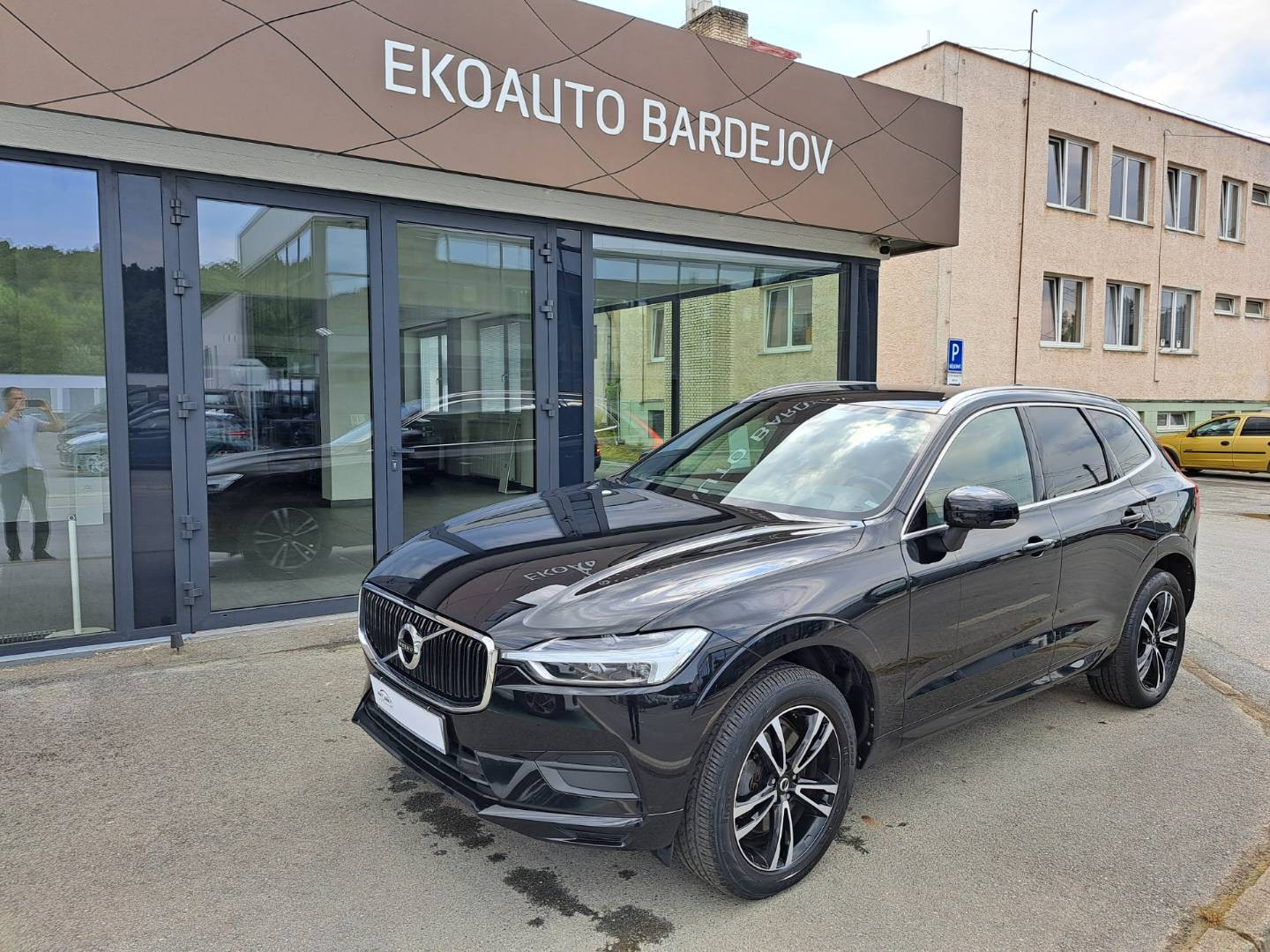 Volvo XC60 B4 Momentum AWD A/T