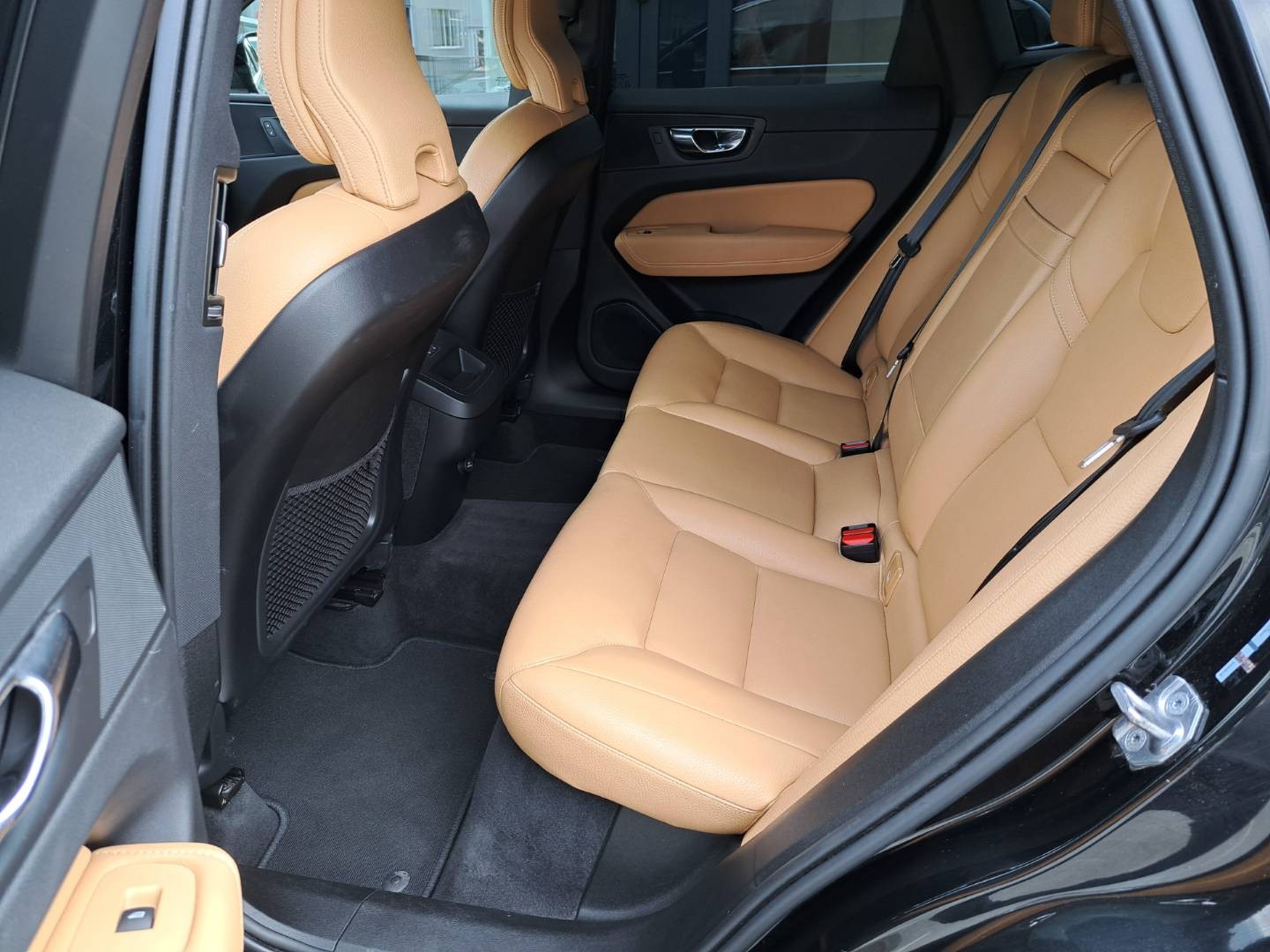 Volvo XC60 B4 Momentum AWD A/T