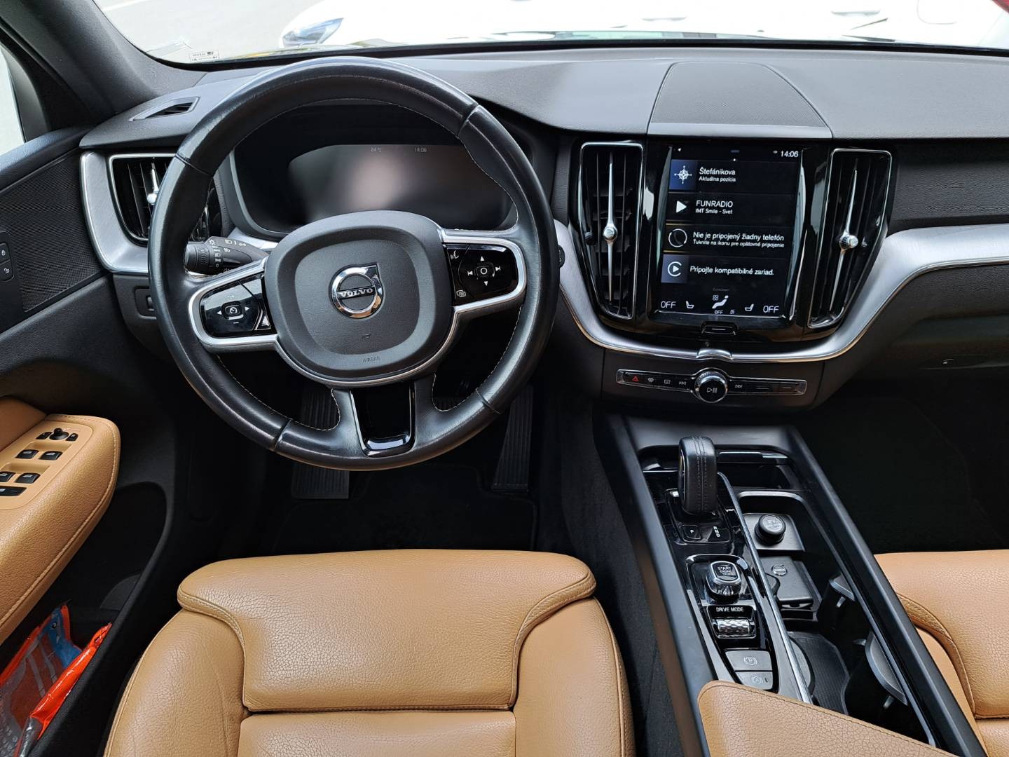 Volvo XC60 B4 Momentum AWD A/T
