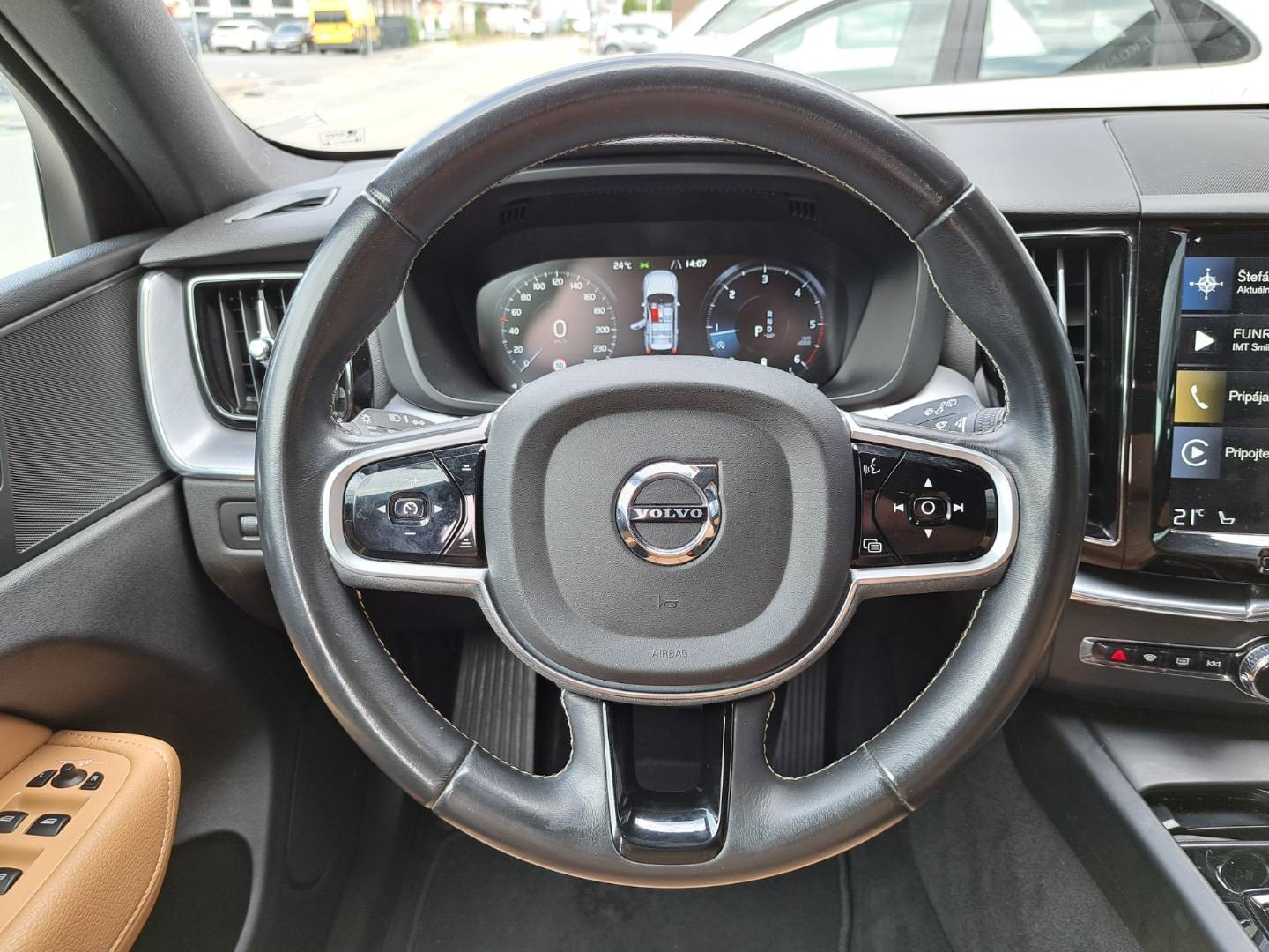 Volvo XC60 B4 Momentum AWD A/T