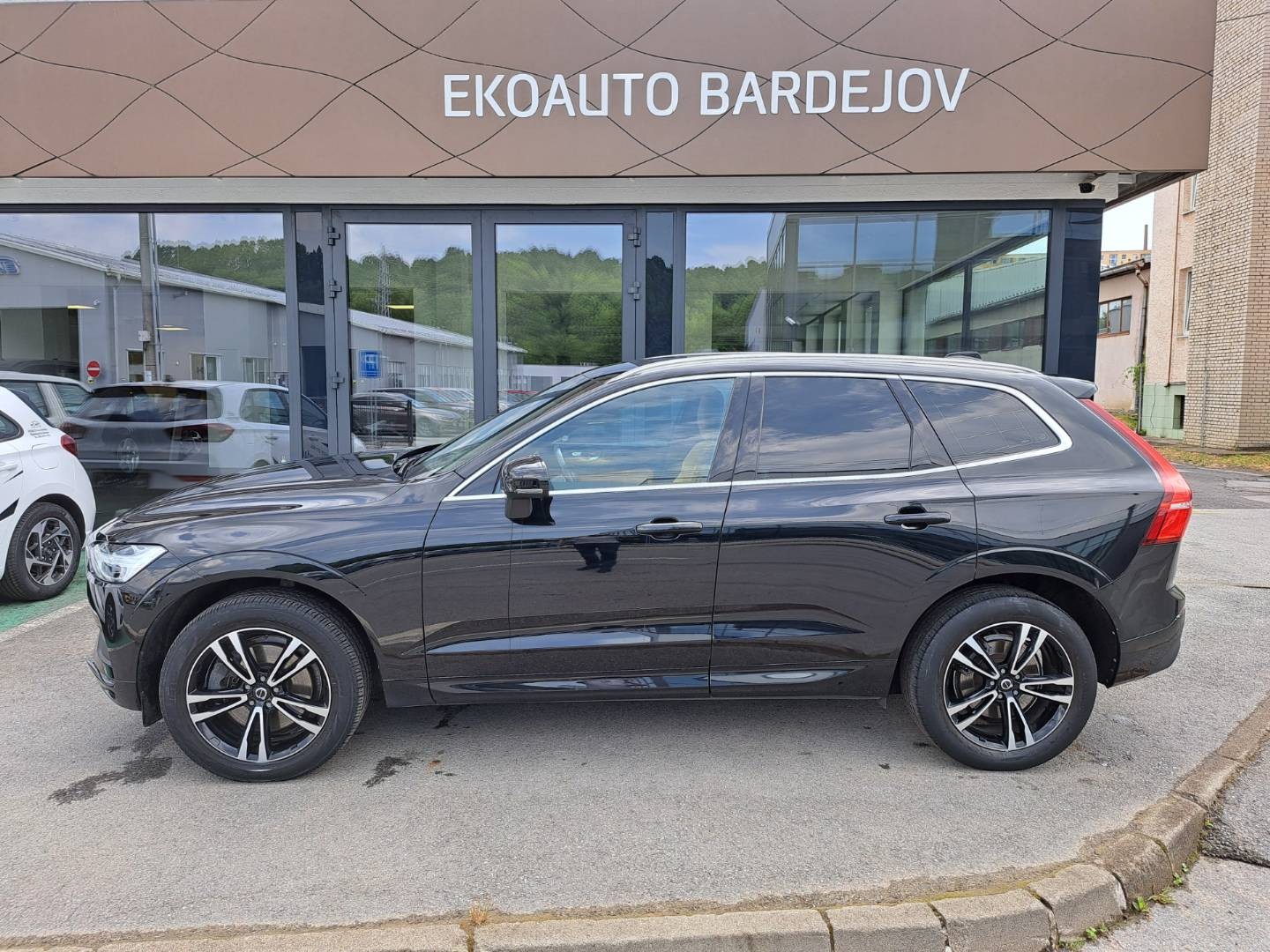 Volvo XC60 B4 Momentum AWD A/T