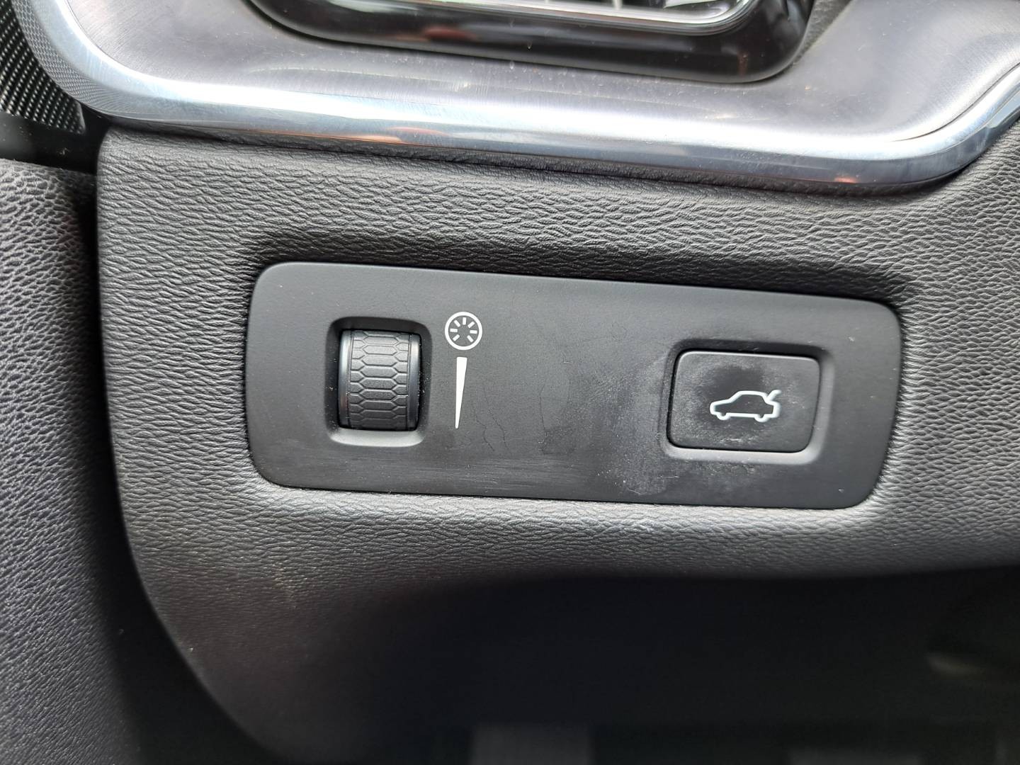 Volvo XC60 B4 Momentum AWD A/T
