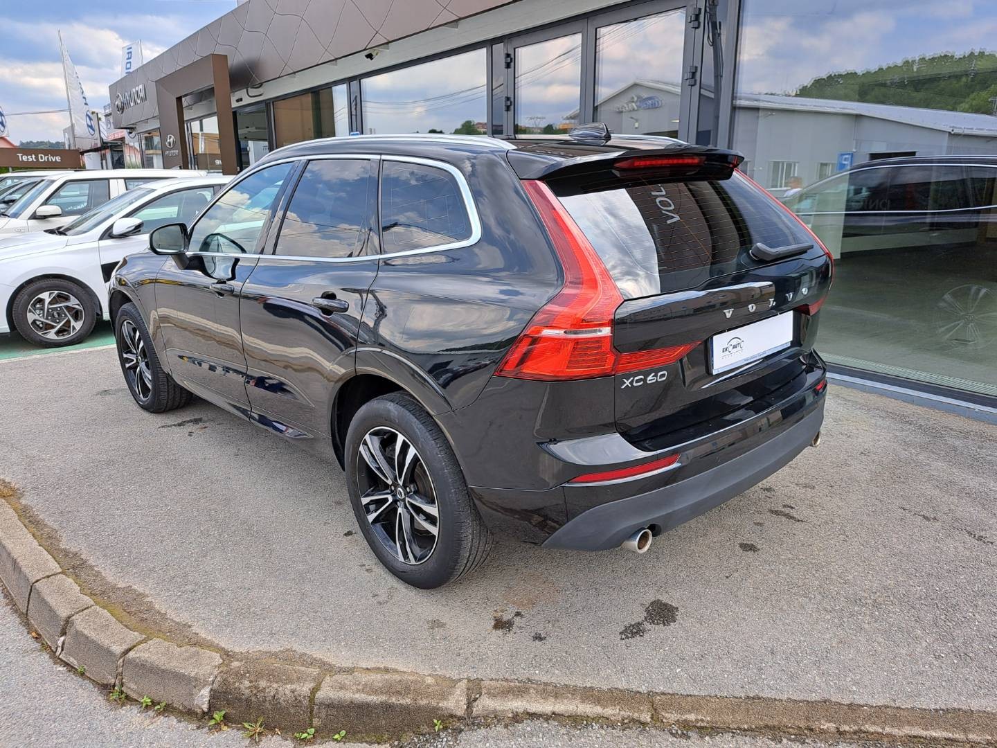 Volvo XC60 B4 Momentum AWD A/T