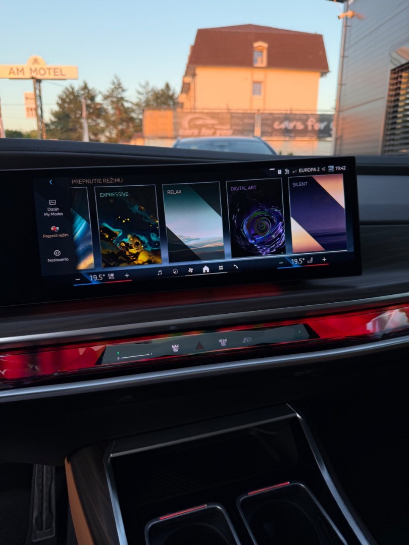 BMW Rad 7 740d mHEV x-Drive A/T Individual Edition SK ŠPZ