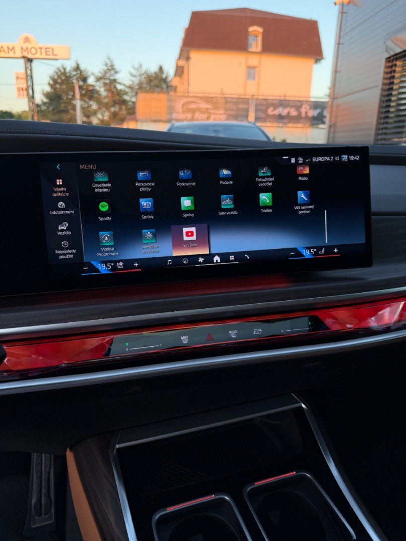 BMW Rad 7 740d mHEV x-Drive A/T Individual Edition SK ŠPZ