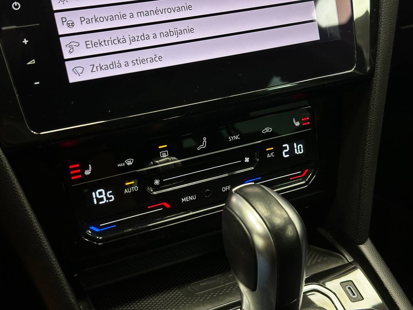 Volkswagen Passat Variant 1.4 TSI 160kw GTE MATRIX FULL LED, Virtuál, Masáž, Webasto, ACC