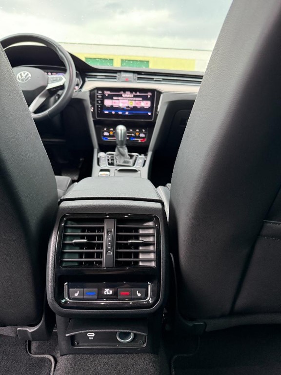 Volkswagen Passat Variant 2.0 TDI EVO Business DSG Kupene v SR