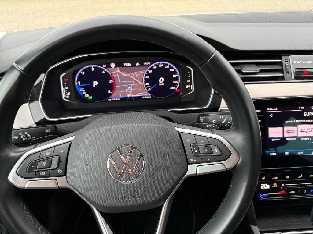 Volkswagen Passat Variant 2.0 TDI EVO Business DSG Kupene v SR