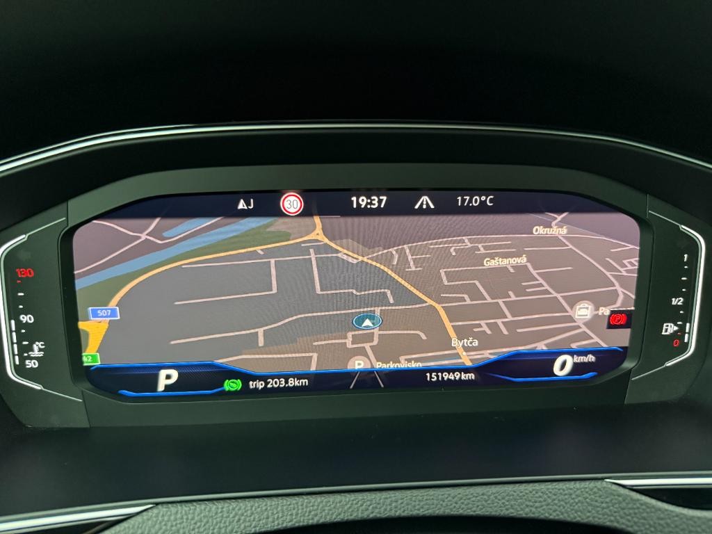 Volkswagen Passat Variant 2.0 TDI EVO Business DSG Kupene v SR