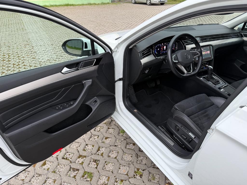 Volkswagen Passat Variant 2.0 TDI EVO Business DSG Kupene v SR