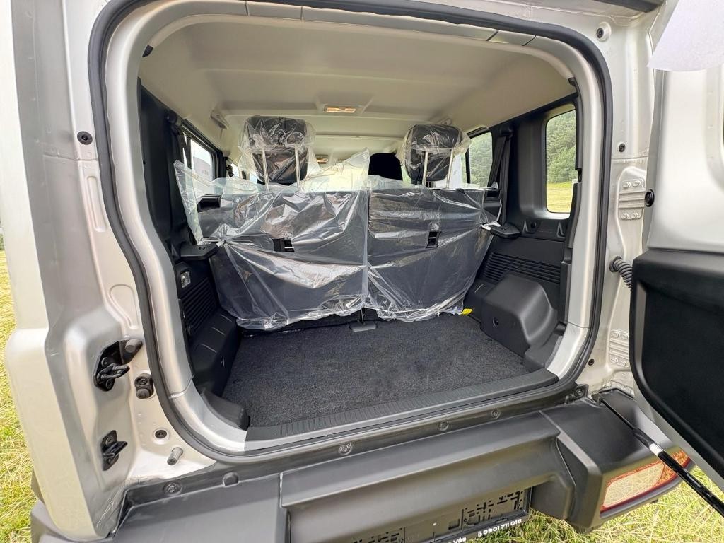 Suzuki Jimny Combi 75kw Automat