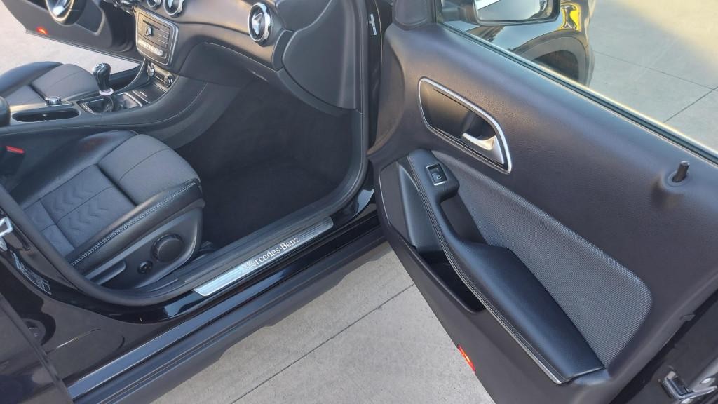 Mercedes GLA trieda SUV/Combi 80kw Manuál