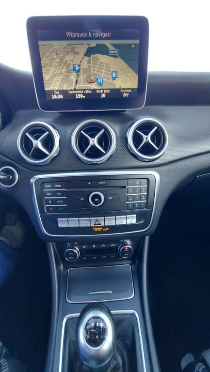 Mercedes GLA trieda SUV/Combi 80kw Manuál