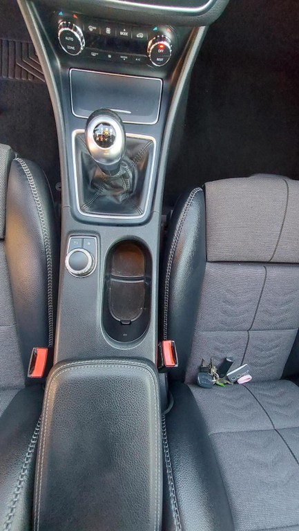 Mercedes GLA trieda SUV/Combi 80kw Manuál