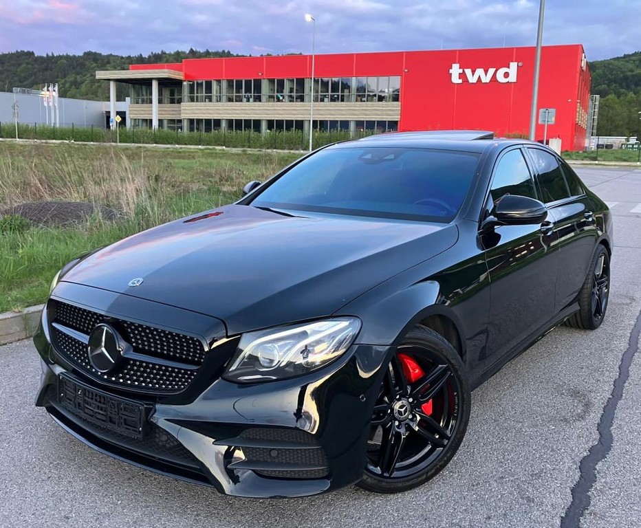 Mercedes E trieda Mercedes Benz E Classe AMG Black Line