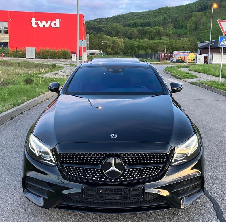 Mercedes E trieda Mercedes Benz E Classe AMG Black Line