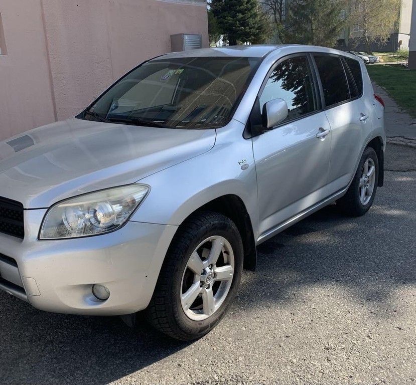 Toyota RAV4 2.2 D-4D 135 Base