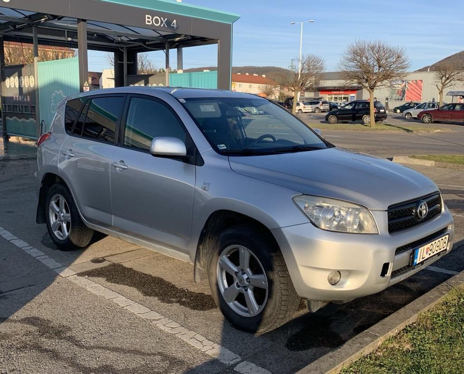Toyota RAV4 2.2 D-4D 135 Base