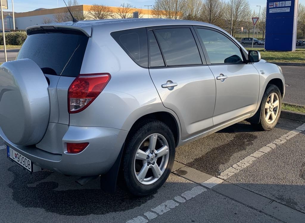 Toyota RAV4 2.2 D-4D 135 Base