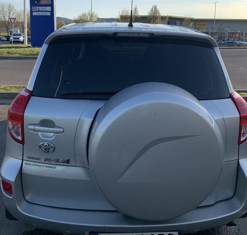 Toyota RAV4 2.2 D-4D 135 Base