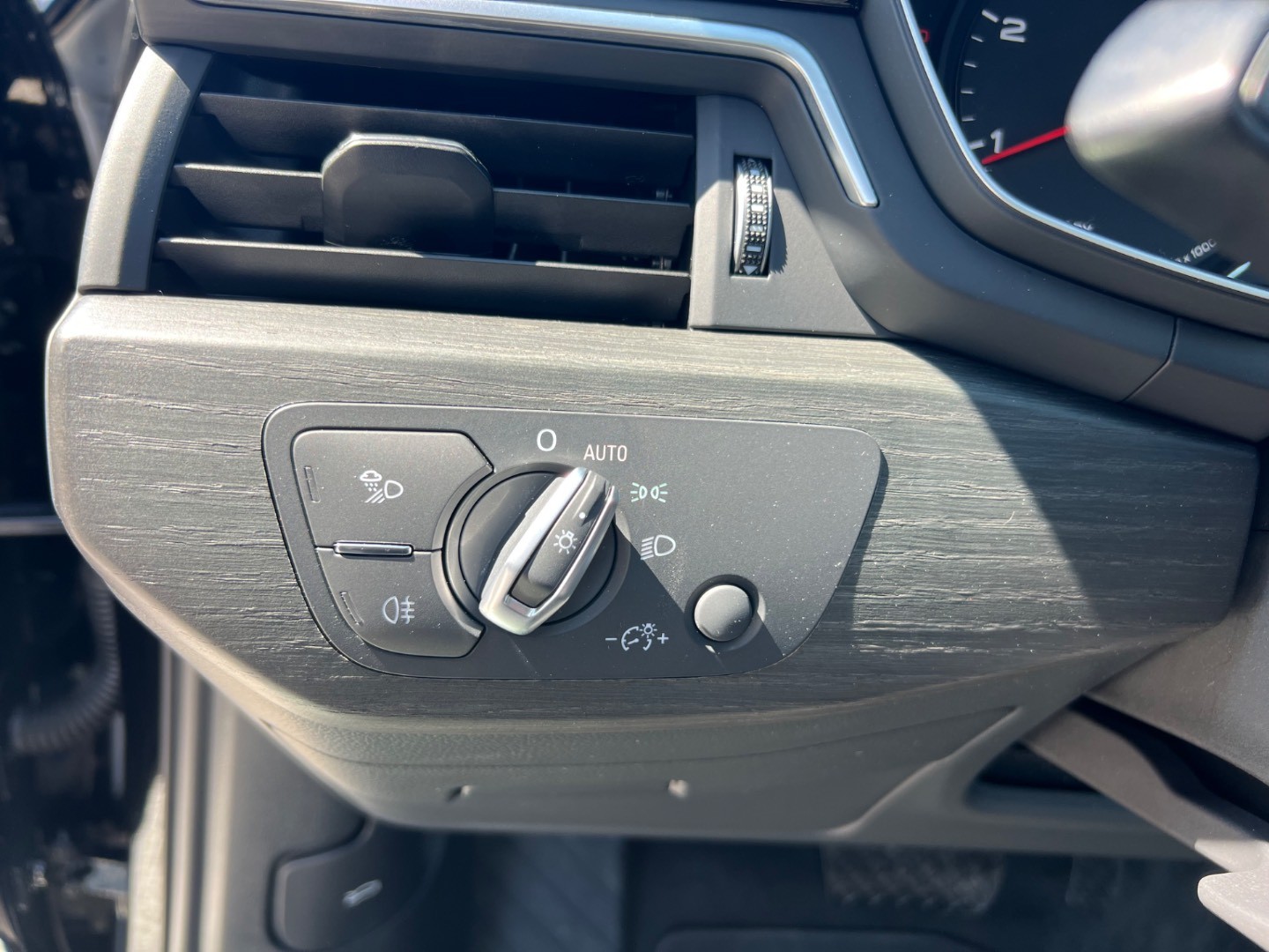 Audi A4 Avant 35 2.0 TDI Advanced S tronic