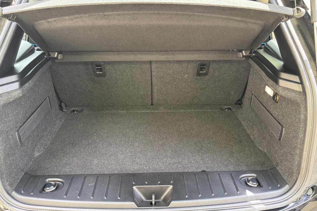BMW i3 94 Ah. 125kW. Harman/Kardon. tep. Čerpadlo …