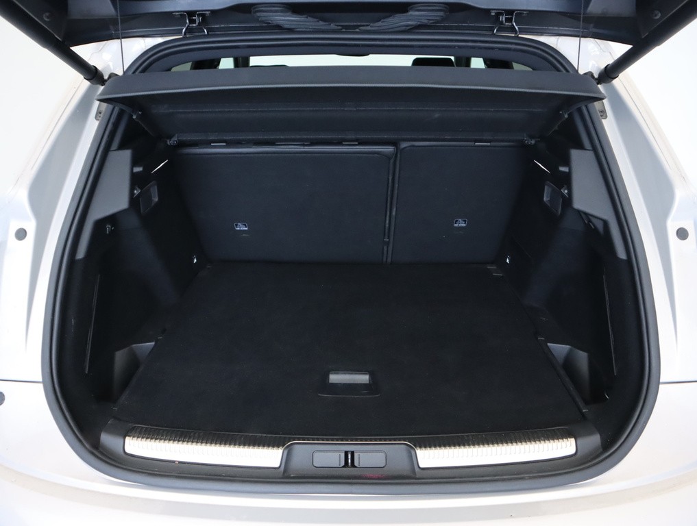 Citroen 7 Crossback Performance Line 2.0 BlueHDI vykonny motor, ojedinela vybava