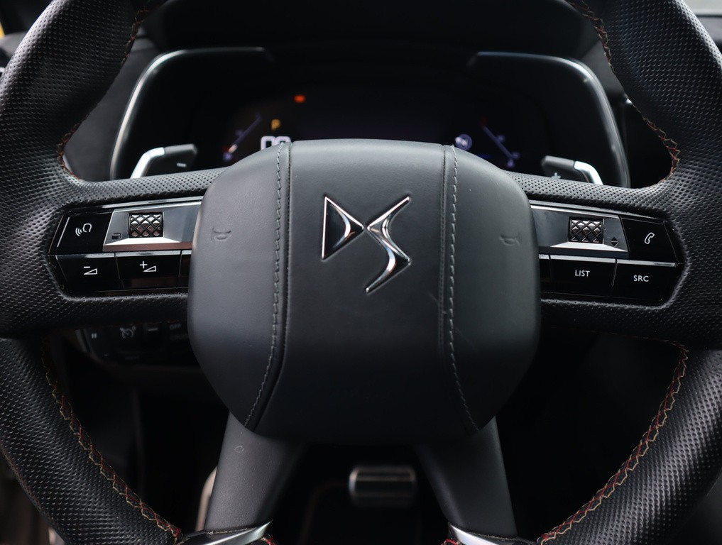 Citroen 7 Crossback Performance Line 2.0 BlueHDI vykonny motor, ojedinela vybava