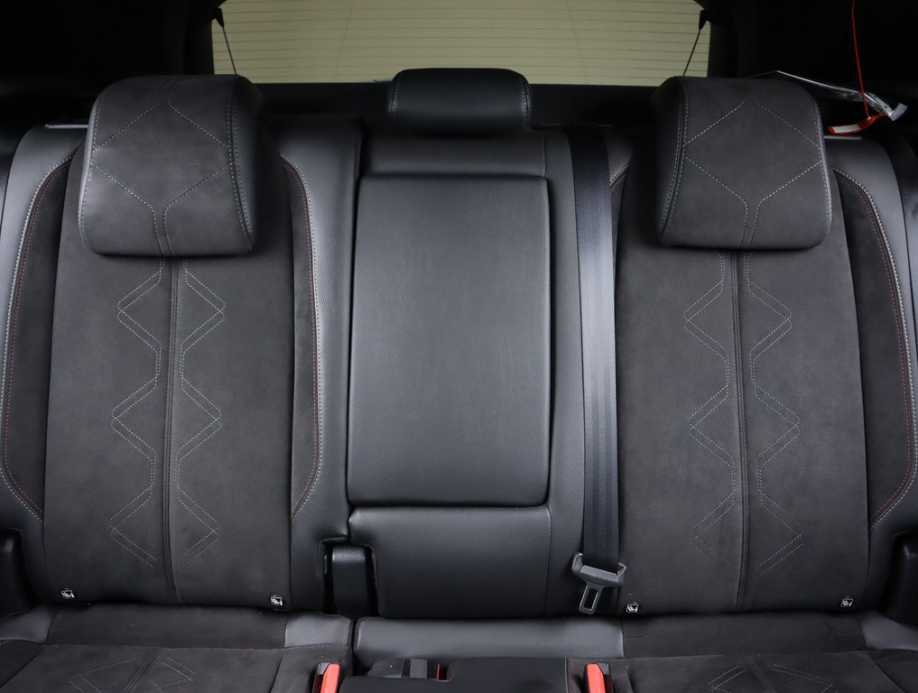 Citroen 7 Crossback Performance Line 2.0 BlueHDI vykonny motor, ojedinela vybava