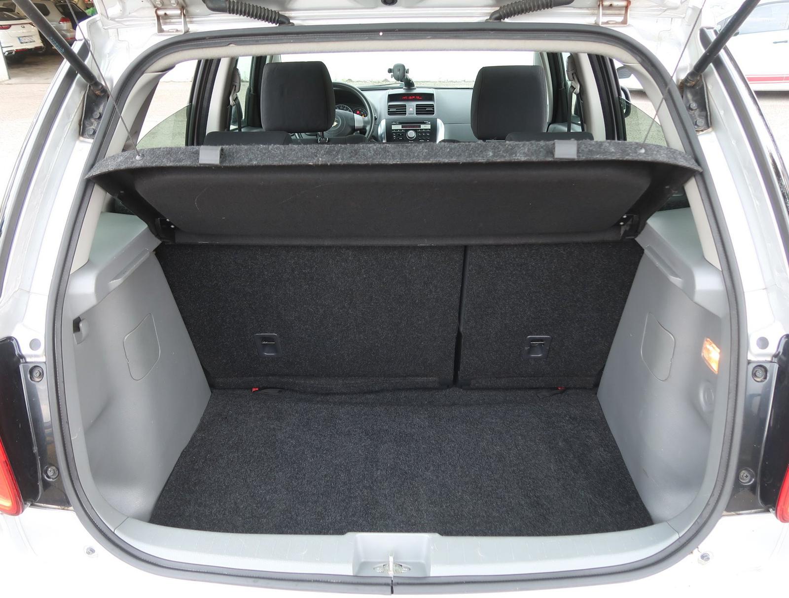 Suzuki SX4 1.5 i, SR,2.maj, Serv.kniha, Klíma