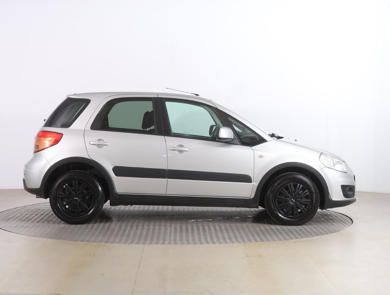 Suzuki SX4 1.5 i, SR,2.maj, Serv.kniha, Klíma