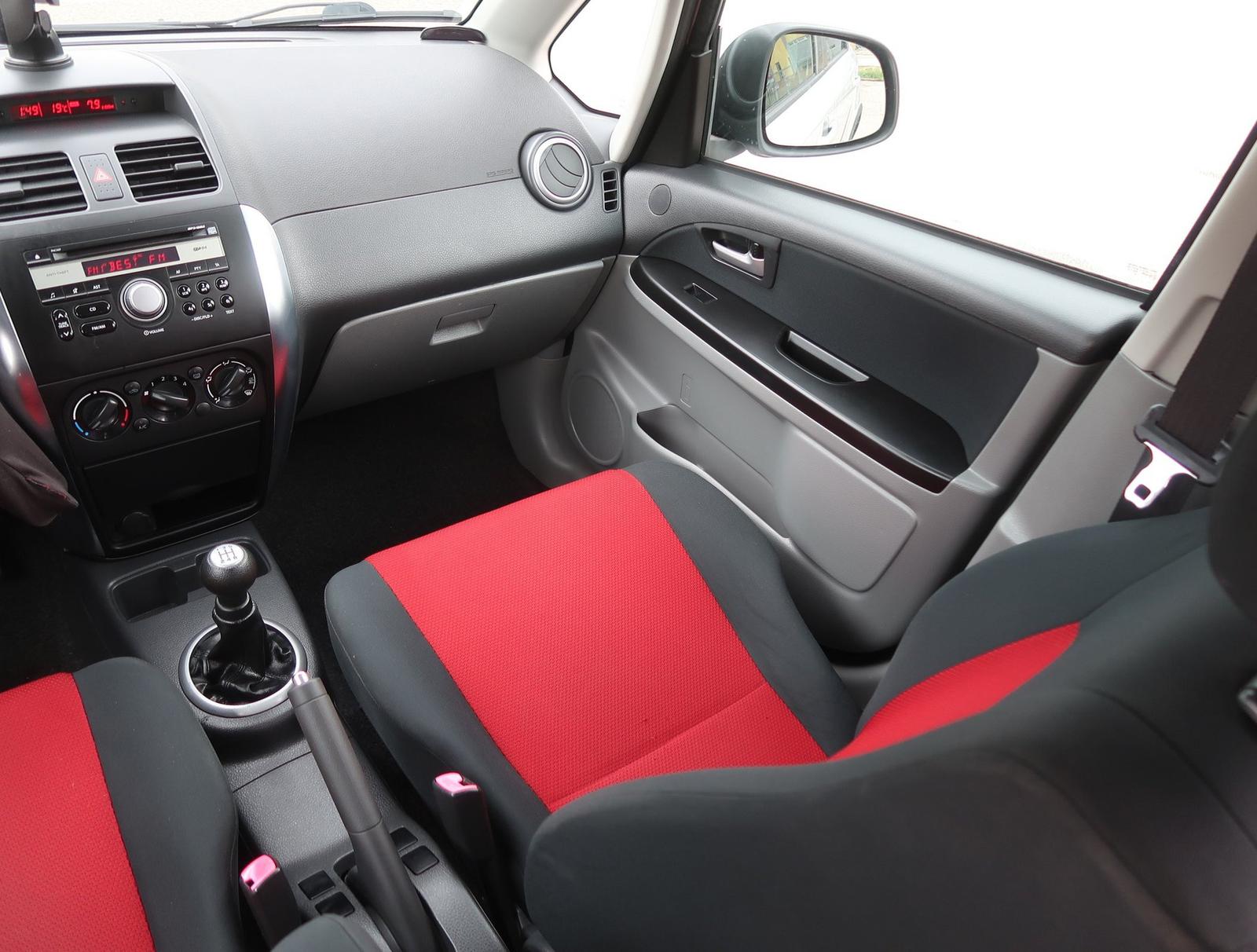 Suzuki SX4 1.5 i, SR,2.maj, Serv.kniha, Klíma