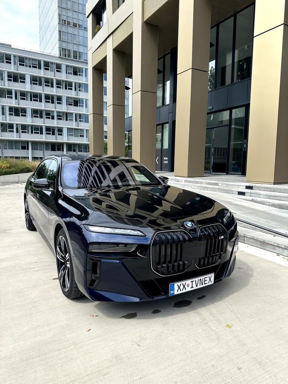 BMW rad 7 M760e xDrive A/T