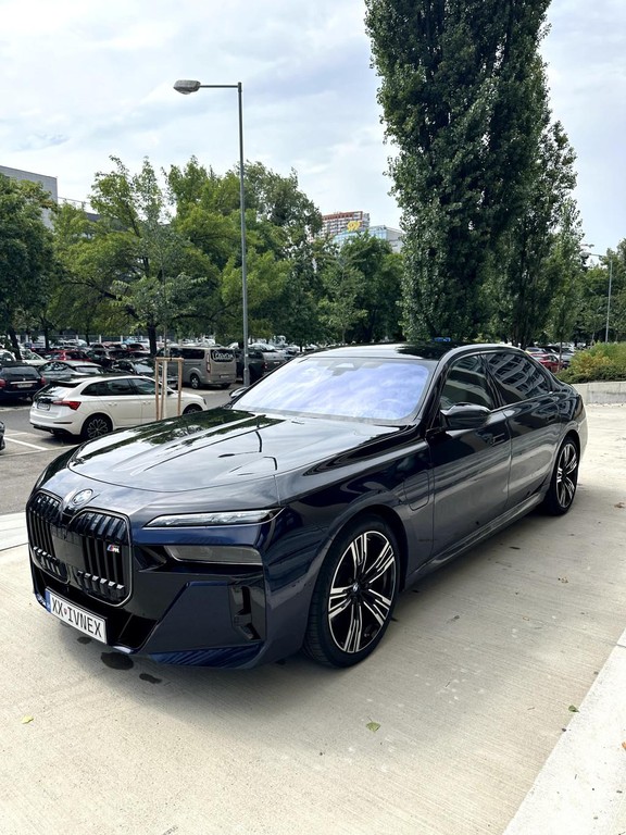 BMW rad 7 M760e xDrive A/T