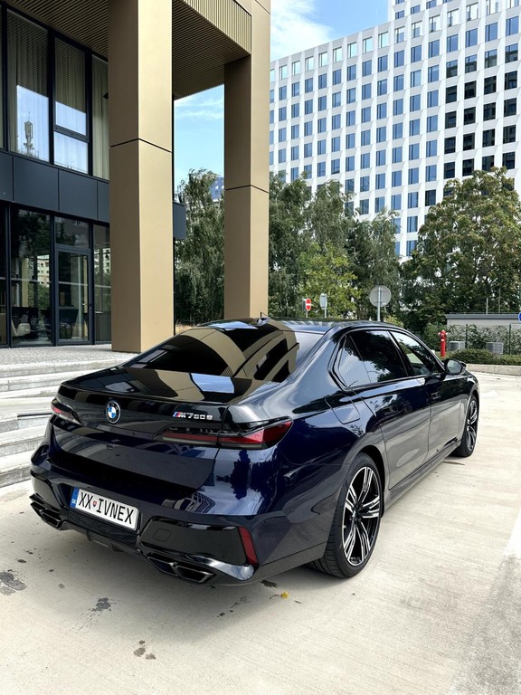 BMW rad 7 M760e xDrive A/T