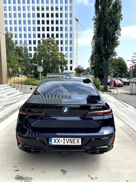BMW rad 7 M760e xDrive A/T