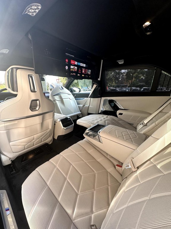 BMW rad 7 M760e xDrive A/T