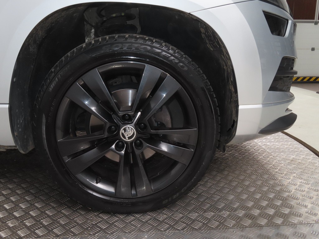 Skoda Karoq Sportline 1.6 TDI ŠKODA KAROQ SPOTLINE S DSG